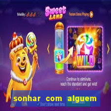 sonhar com alguem jogando cartas de tarot